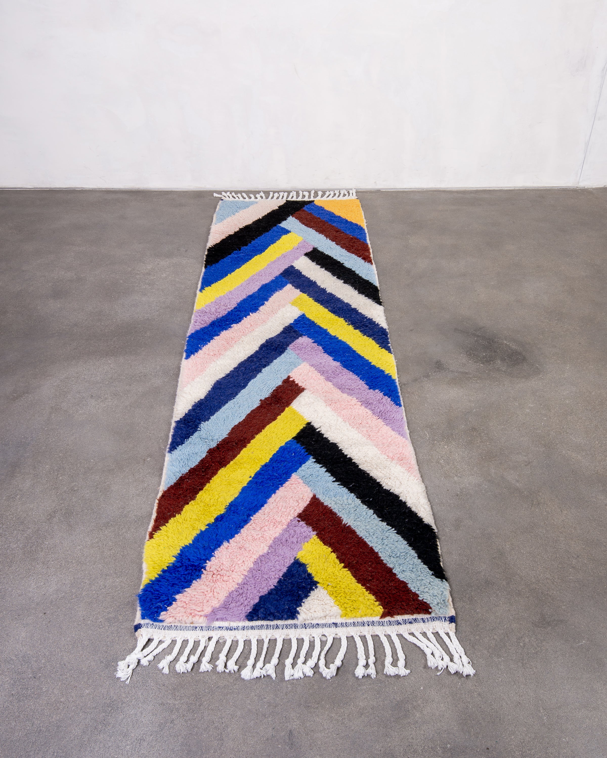 Modern designer handcrafted Berber rug from morocco Beniourain with beautiful colors and patterns